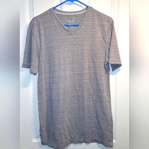 Menrona Men's Gray V-Neck Tee Tshirt Medium
